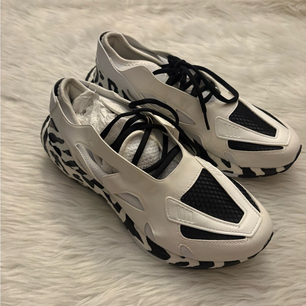Adidas - Picture 2 of 4